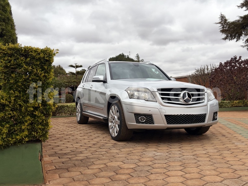 Big with watermark mercedes viano analamanga antananarivo 9402