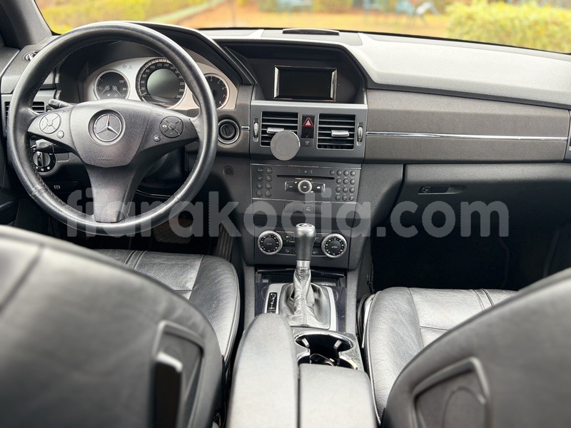 Big with watermark mercedes viano analamanga antananarivo 9402