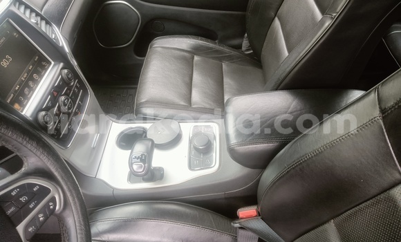 Acheter Occasion Voiture Jeep Grand Cherokee Rouge à Antananarivo, Analamanga Acheter Occasion Voiture Jeep Grand Cherokee Rouge à Antananarivo, Analamanga