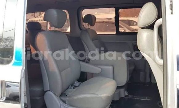 Buy Used Hyundai Grand Starex Silver Car in Andevoranto in Toamasina Buy Used Hyundai Grand Starex Silver Car in Andevoranto in Toamasina