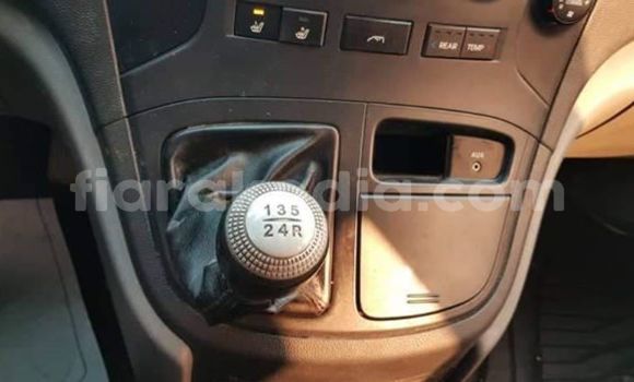 Buy Used Hyundai Grand Starex Silver Car in Andevoranto in Toamasina Buy Used Hyundai Grand Starex Silver Car in Andevoranto in Toamasina