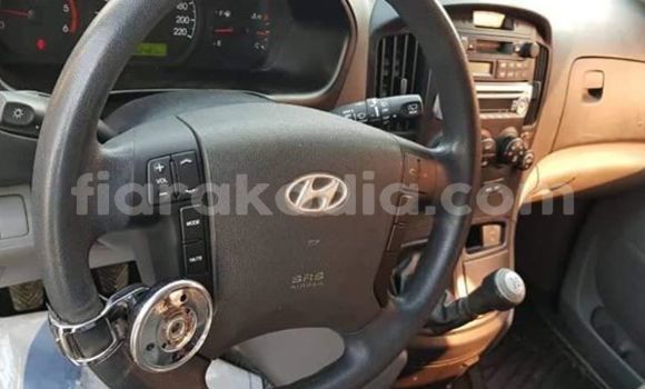 Buy Used Hyundai Grand Starex Silver Car in Andevoranto in Toamasina Buy Used Hyundai Grand Starex Silver Car in Andevoranto in Toamasina