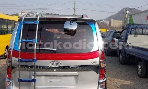 Buy Used Hyundai Grand Starex Silver Car in Andevoranto in Toamasina Buy Used Hyundai Grand Starex Silver Car in Andevoranto in Toamasina