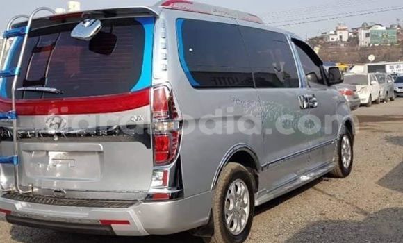 Buy Used Hyundai Grand Starex Silver Car in Andevoranto in Toamasina Buy Used Hyundai Grand Starex Silver Car in Andevoranto in Toamasina