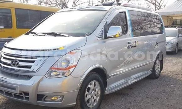 Buy Used Hyundai Grand Starex Silver Car in Andevoranto in Toamasina Buy Used Hyundai Grand Starex Silver Car in Andevoranto in Toamasina