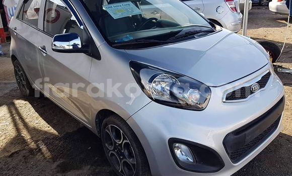 Buy Used Kia Morning Silver Car in Andevoranto in Toamasina Buy Used Kia Morning Silver Car in Andevoranto in Toamasina