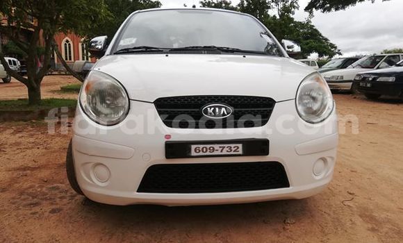 Buy Used Kia Morning White Car in Andevoranto in Toamasina Buy Used Kia Morning White Car in Andevoranto in Toamasina