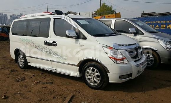 Buy Used Hyundai Grand Starex White Car in Andevoranto in Toamasina Buy Used Hyundai Grand Starex White Car in Andevoranto in Toamasina