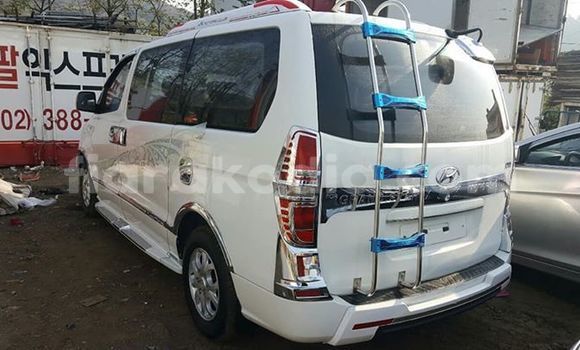 Buy Used Hyundai Grand Starex White Car in Andevoranto in Toamasina Buy Used Hyundai Grand Starex White Car in Andevoranto in Toamasina