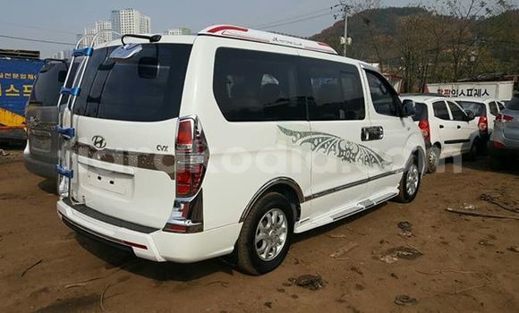 Buy Used Hyundai Grand Starex White Car in Andevoranto in Toamasina Buy Used Hyundai Grand Starex White Car in Andevoranto in Toamasina