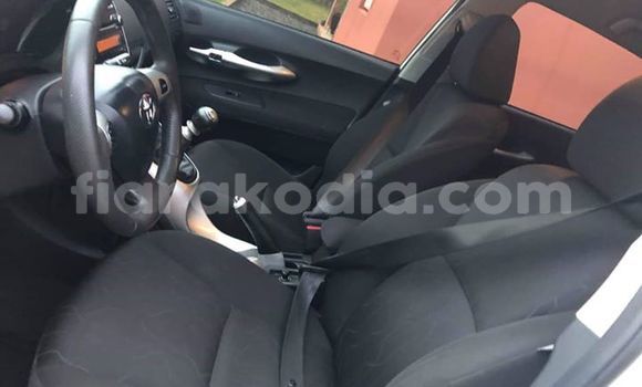 Acheter Occasion Voiture Toyota Auris Blanc à Antananarivo, Analamanga Acheter Occasion Voiture Toyota Auris Blanc à Antananarivo, Analamanga