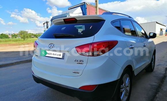 Acheter Occasion Voiture Hyundai ix35 Blanc à Antananarivo, Analamanga Acheter Occasion Voiture Hyundai ix35 Blanc à Antananarivo, Analamanga