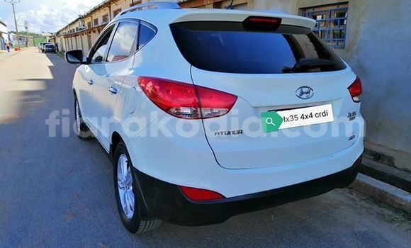 Acheter Occasion Voiture Hyundai ix35 Blanc à Antananarivo, Analamanga Acheter Occasion Voiture Hyundai ix35 Blanc à Antananarivo, Analamanga