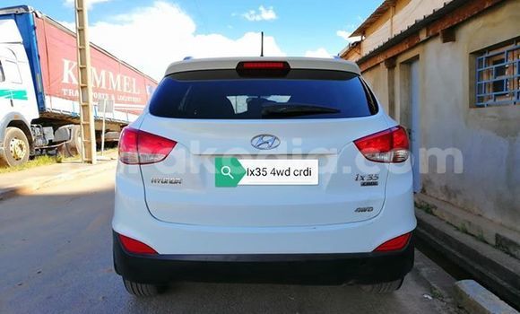 Acheter Occasion Voiture Hyundai ix35 Blanc à Antananarivo, Analamanga Acheter Occasion Voiture Hyundai ix35 Blanc à Antananarivo, Analamanga