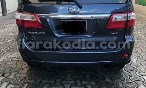 Acheter Occasion Voiture Toyota Fortuner Bleu à Antananarivo, Analamanga Acheter Occasion Voiture Toyota Fortuner Bleu à Antananarivo, Analamanga