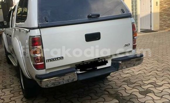 Acheter Occasion Voiture Mazda BT-50 Blanc à Antananarivo, Analamanga Acheter Occasion Voiture Mazda BT-50 Blanc à Antananarivo, Analamanga