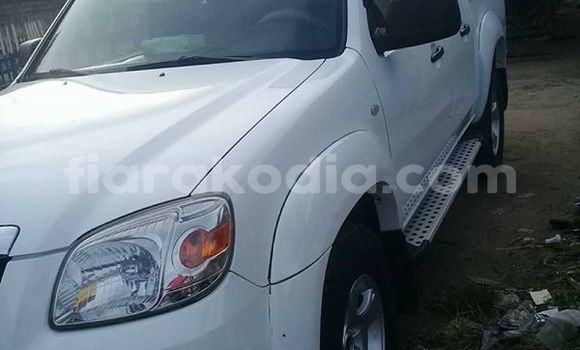 Acheter Occasion Voiture Mazda BT-50 Blanc à Antananarivo, Analamanga Acheter Occasion Voiture Mazda BT-50 Blanc à Antananarivo, Analamanga