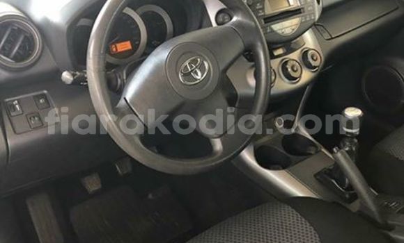 Acheter Occasion Voiture Toyota RAV4 Gris à Antananarivo, Analamanga Acheter Occasion Voiture Toyota RAV4 Gris à Antananarivo, Analamanga