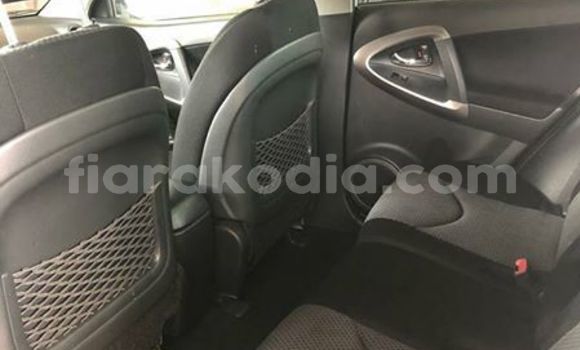 Acheter Occasion Voiture Toyota RAV4 Gris à Antananarivo, Analamanga Acheter Occasion Voiture Toyota RAV4 Gris à Antananarivo, Analamanga
