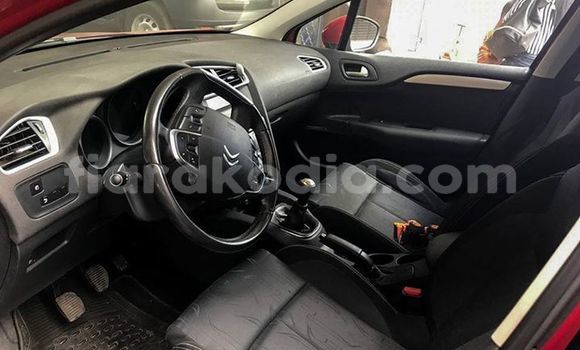 Acheter Occasion Voiture Citroen C4 Rouge à Antananarivo, Analamanga Acheter Occasion Voiture Citroen C4 Rouge à Antananarivo, Analamanga