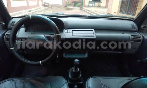 Acheter Occasion Voiture Renault Clio Noir à Antananarivo, Analamanga Acheter Occasion Voiture Renault Clio Noir à Antananarivo, Analamanga