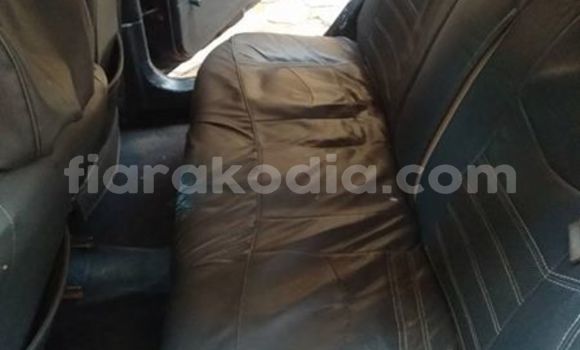 Acheter Occasion Voiture Renault Clio Noir à Antananarivo, Analamanga Acheter Occasion Voiture Renault Clio Noir à Antananarivo, Analamanga