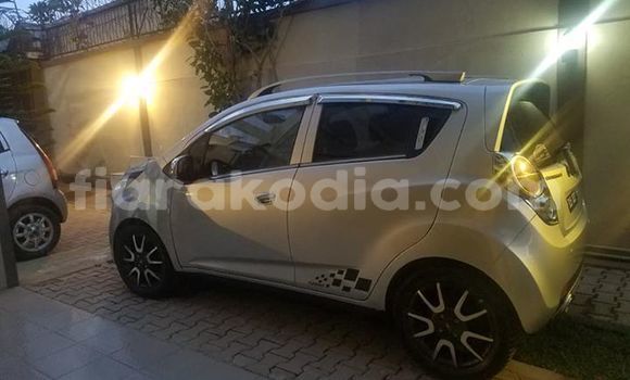 Acheter Occasion Voiture Chevrolet Spark Gris à Antananarivo, Analamanga Acheter Occasion Voiture Chevrolet Spark Gris à Antananarivo, Analamanga