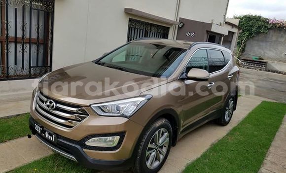 Acheter Occasion Voiture Hyundai Santa Fe Marron à Antananarivo, Analamanga Acheter Occasion Voiture Hyundai Santa Fe Marron à Antananarivo, Analamanga