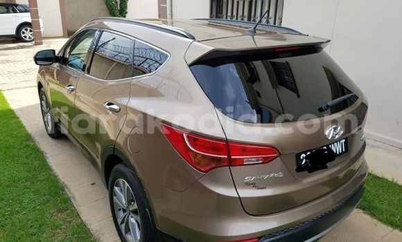 Acheter Occasion Voiture Hyundai Santa Fe Marron à Antananarivo, Analamanga Acheter Occasion Voiture Hyundai Santa Fe Marron à Antananarivo, Analamanga