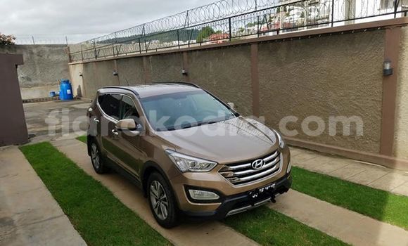 Acheter Occasion Voiture Hyundai Santa Fe Marron à Antananarivo, Analamanga Acheter Occasion Voiture Hyundai Santa Fe Marron à Antananarivo, Analamanga