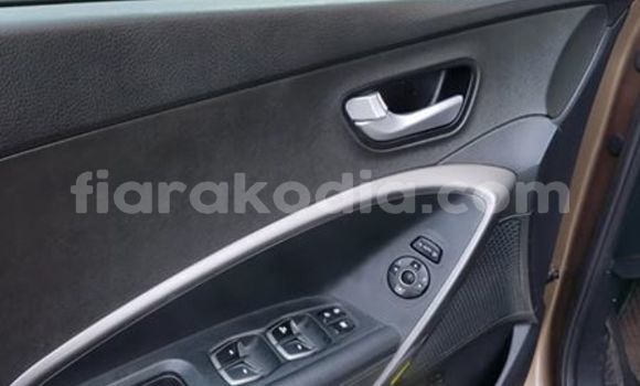 Acheter Occasion Voiture Hyundai Santa Fe Marron à Antananarivo, Analamanga Acheter Occasion Voiture Hyundai Santa Fe Marron à Antananarivo, Analamanga