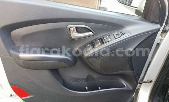 Acheter Occasion Voiture Hyundai ix35 Gris à Antananarivo, Analamanga Acheter Occasion Voiture Hyundai ix35 Gris à Antananarivo, Analamanga