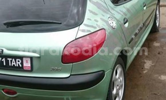Hividy Peugeot 206 Green Car in Andevoranto in Toamasina Hividy Peugeot 206 Green Car in Andevoranto in Toamasina