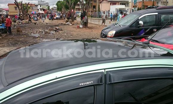 Hividy Peugeot 206 Green Car in Andevoranto in Toamasina Hividy Peugeot 206 Green Car in Andevoranto in Toamasina