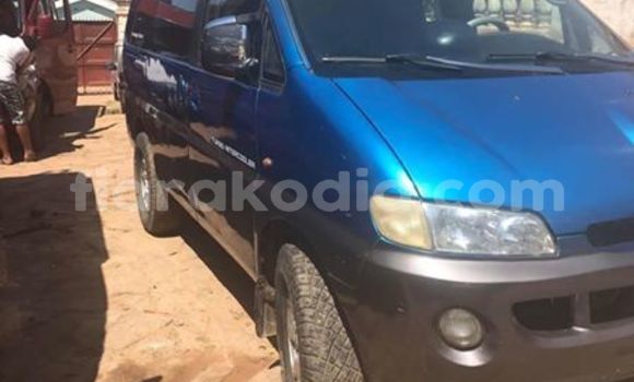 Hividy Hyundai Starex Blue Car in Antananarivo in Analamanga Hividy Hyundai Starex Blue Car in Antananarivo in Analamanga