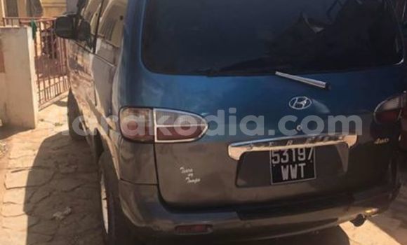 Hividy Hyundai Starex Blue Car in Antananarivo in Analamanga Hividy Hyundai Starex Blue Car in Antananarivo in Analamanga