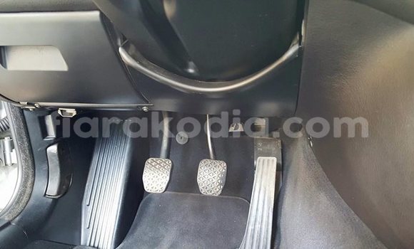 Hividy BMW 3–Series Silver Car in Antananarivo in Analamanga Hividy BMW 3–Series Silver Car in Antananarivo in Analamanga