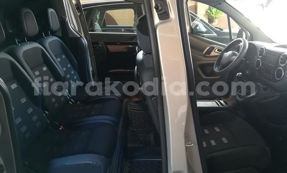 Hividy Citroen Berlingo Silver Car in Antananarivo in Analamanga Hividy Citroen Berlingo Silver Car in Antananarivo in Analamanga