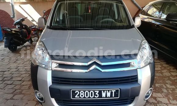 Hividy Citroen Berlingo Silver Car in Antananarivo in Analamanga Hividy Citroen Berlingo Silver Car in Antananarivo in Analamanga