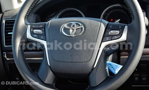 Hividy Toyota Land Cruiser fotsy Car in Import - Dubai in Diana Hividy Toyota Land Cruiser fotsy Car in Import - Dubai in Diana