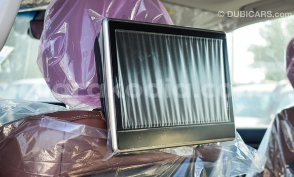 Hividy Toyota Land Cruiser fotsy Car in Import - Dubai in Diana Hividy Toyota Land Cruiser fotsy Car in Import - Dubai in Diana