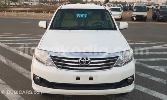 Hividy Toyota Fortuner fotsy Car in Import - Dubai in Diana Hividy Toyota Fortuner fotsy Car in Import - Dubai in Diana