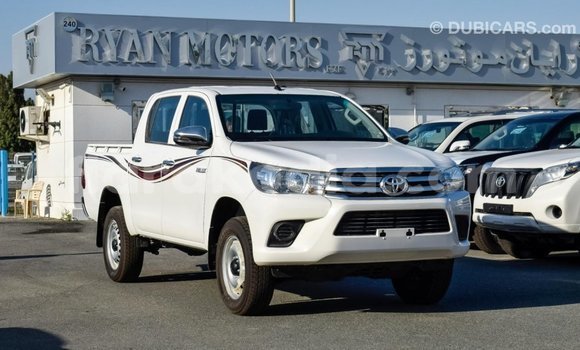 Hividy Toyota Hilux fotsy Car in Import - Dubai in Diana Hividy Toyota Hilux fotsy Car in Import - Dubai in Diana