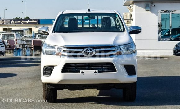 Hividy Toyota Hilux fotsy Car in Import - Dubai in Diana Hividy Toyota Hilux fotsy Car in Import - Dubai in Diana