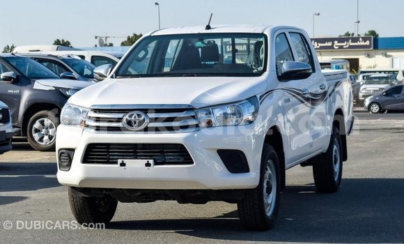 Hividy Toyota Hilux fotsy Car in Import - Dubai in Diana Hividy Toyota Hilux fotsy Car in Import - Dubai in Diana