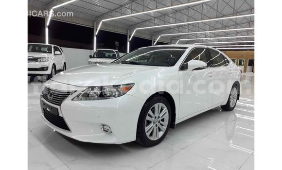Acheter Import Voiture Lexus ES Blanc à Import - Dubai, Diana Acheter Import Voiture Lexus ES Blanc à Import - Dubai, Diana