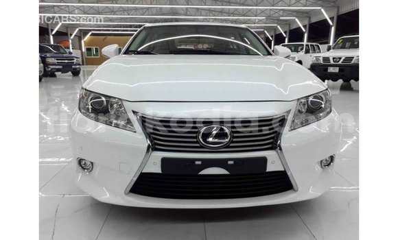 Acheter Import Voiture Lexus ES Blanc à Import - Dubai, Diana Acheter Import Voiture Lexus ES Blanc à Import - Dubai, Diana