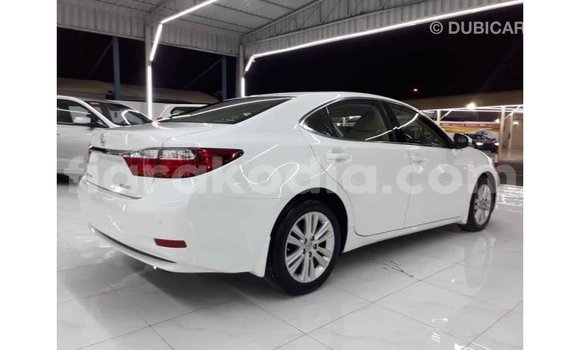 Acheter Import Voiture Lexus ES Blanc à Import - Dubai, Diana Acheter Import Voiture Lexus ES Blanc à Import - Dubai, Diana