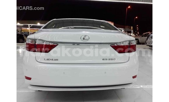 Acheter Import Voiture Lexus ES Blanc à Import - Dubai, Diana Acheter Import Voiture Lexus ES Blanc à Import - Dubai, Diana