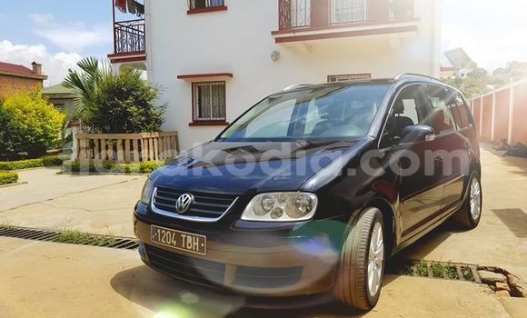 Hividy Volkswagen Touran Black Car in Antananarivo in Analamanga Hividy Volkswagen Touran Black Car in Antananarivo in Analamanga